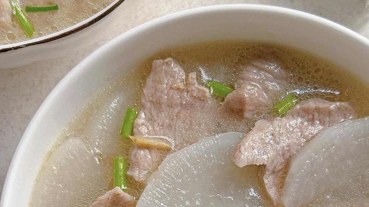 今晚没胃口？这碗“白萝卜滑肉汤”拯救你的胃，连娃都抢光！