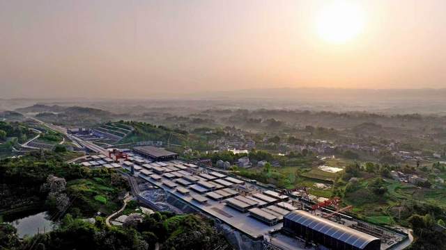 西渝高铁康渝段最大制梁场率先完成全部箱梁预制任务