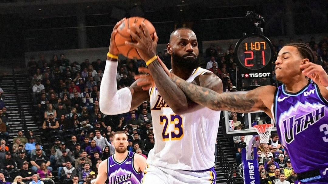 湖人双杀犹他爵士，老詹复出后，最头疼的其实是雷迪克