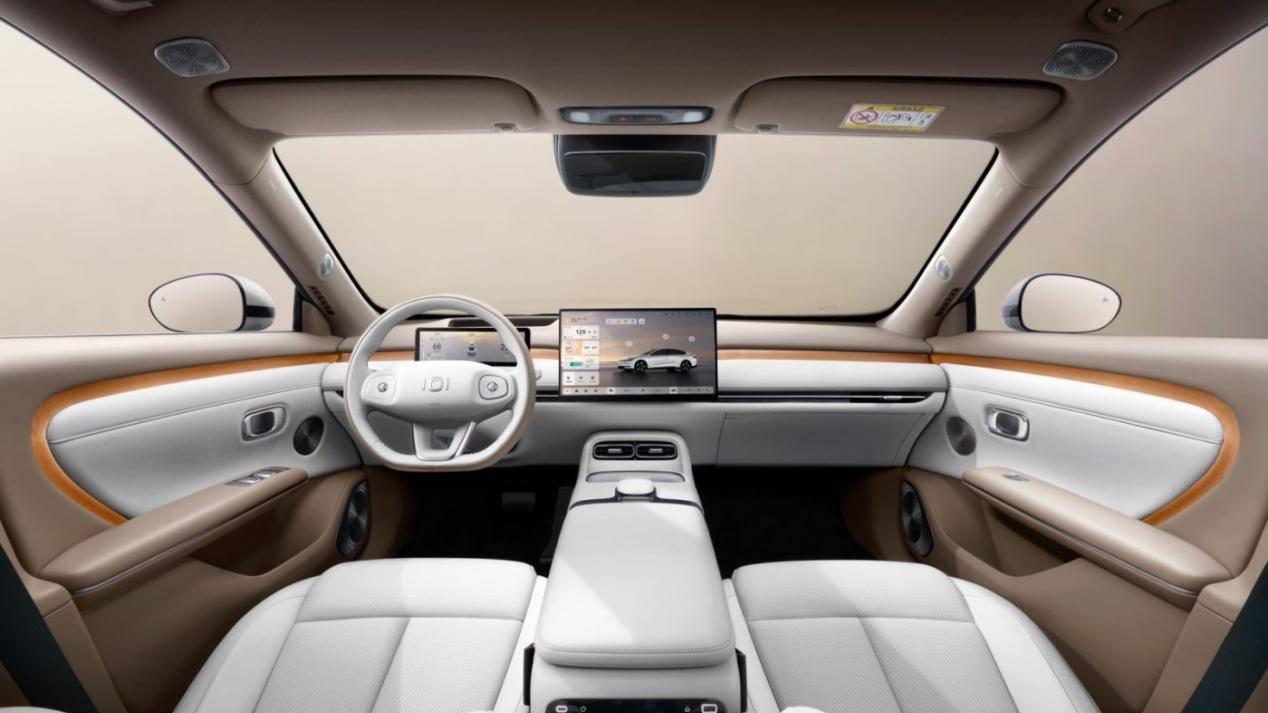 长安启源A06上市：以“大美舒新”重塑中型新能源家轿价值基准