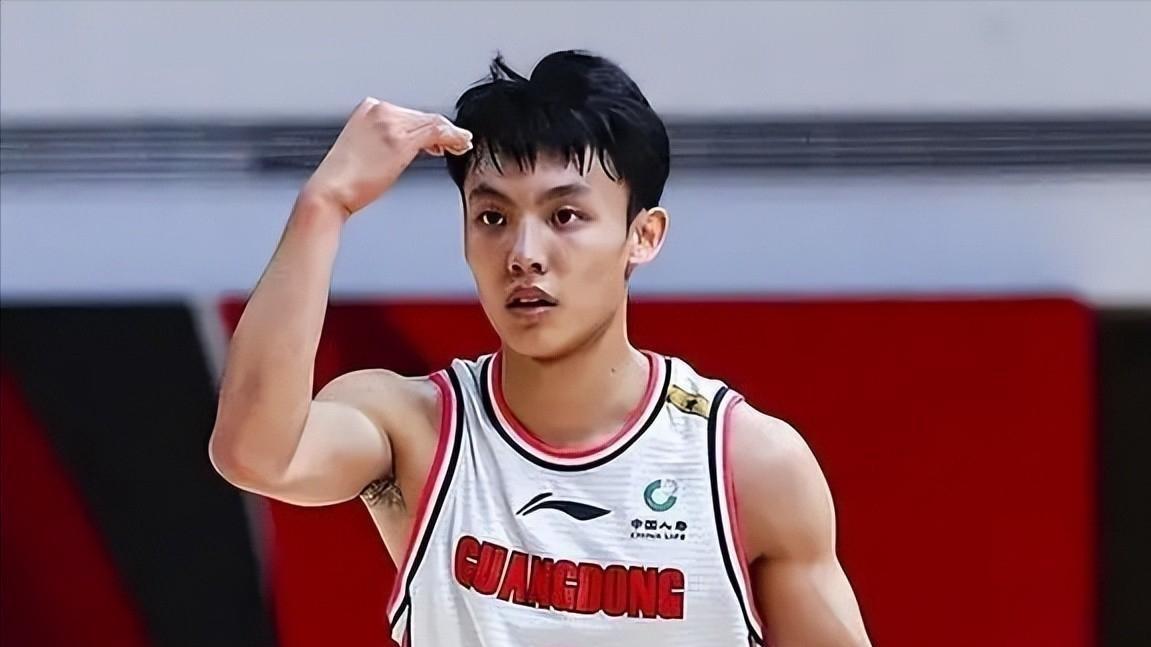 ​广东宏远客场挑战，季后赛演练，胜负之外的意义？，年轻球员能否抓住机会？，杜锋的战术棋局如何？