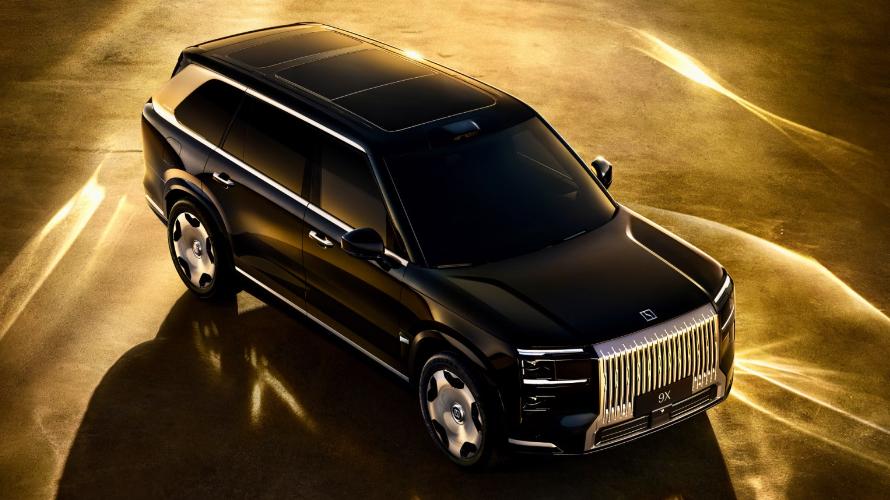 极氪双旗舰亮相粤港澳车展，凭实力上演豪华与科技美学？