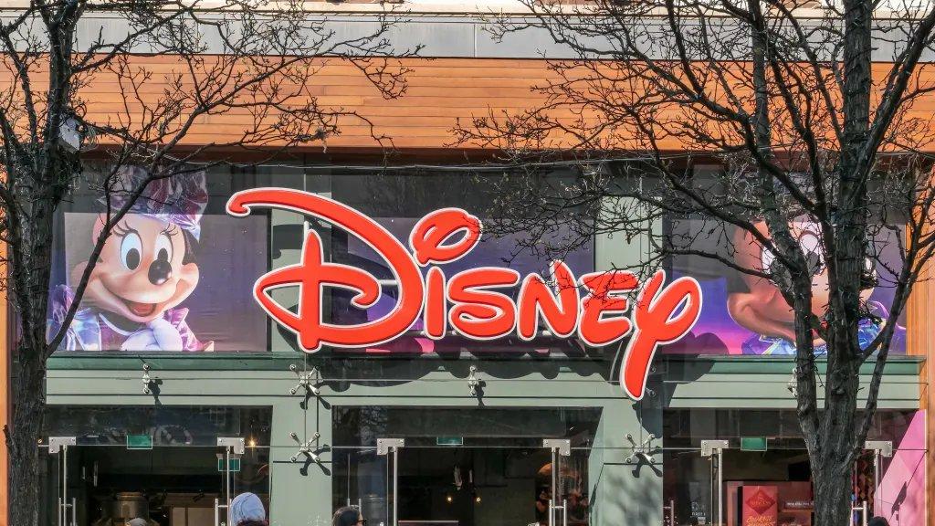 迪士尼豪掷10亿押注AI！米老鼠、黑豹将现身Sora视频，传统娱乐巨头如何破局？