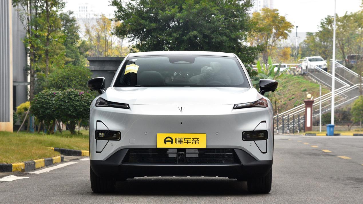 预算12万元，选零跑B10还是深蓝S05，一文了解透