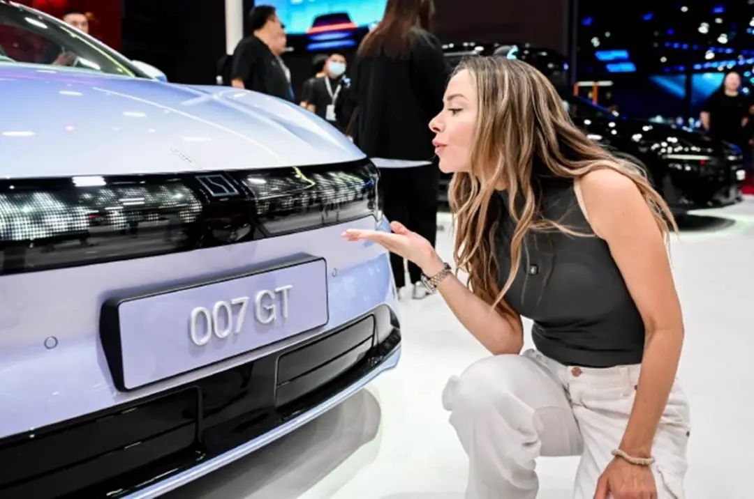 史上最佳！连续三个季度盈利！中国汽车品牌向上的“极氪样本”