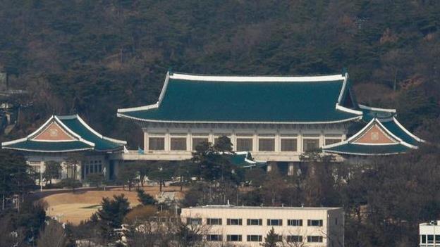 文在寅卸任后待遇：每月1400万韩元退休金，配备65名警卫全身而退