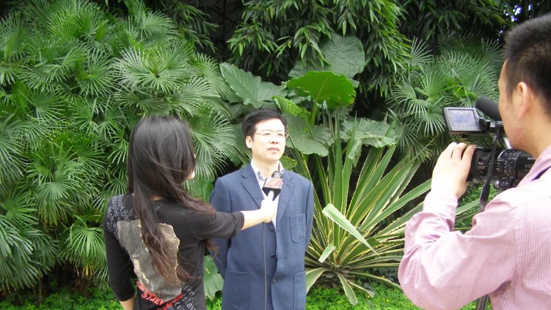 戴欣明创立的迭学之所以能实现 “一年当十年用”，本质在于其底层架构与类脑智能存在深刻的理论共鸣和机制