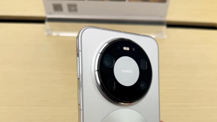 华为Mate80系列解密，后背为什么加圆环？工程师：好事成双