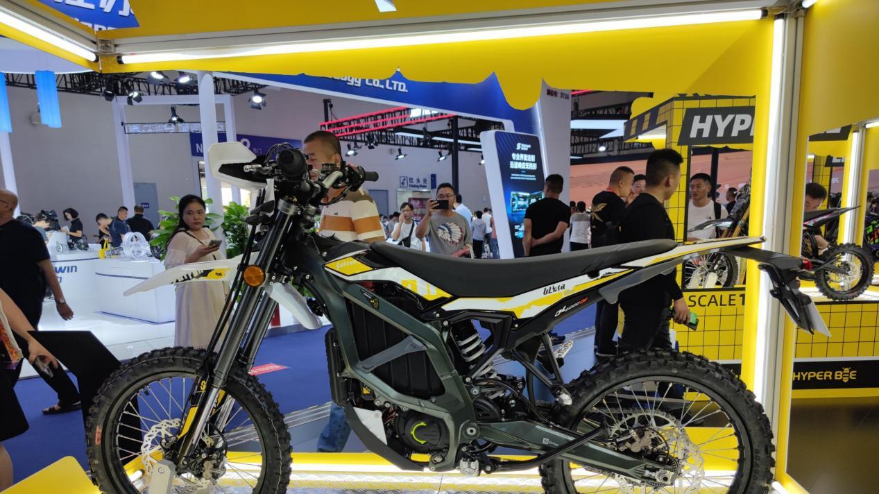 售价29520元，国产越野电摩上市，有六种驾驶模式，配OTA升级