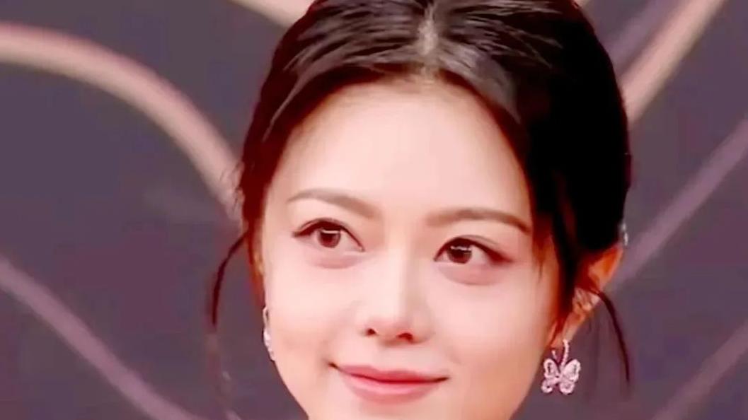 盛典上谁是最佳魅力担当？看明星们如何闪耀光彩与真实！