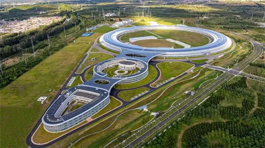 追光之旅：同步辐射光源的四代进化与升级之路