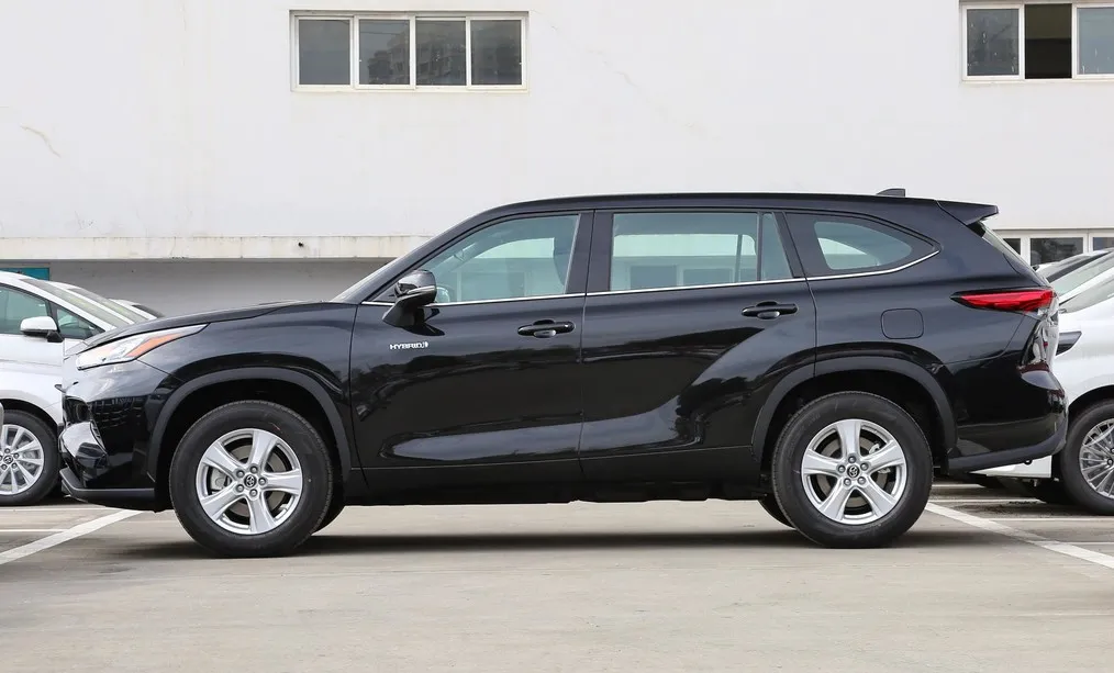 立省7万，这才是最敢冲的丰田SUV！2.5L双动力，但太小众