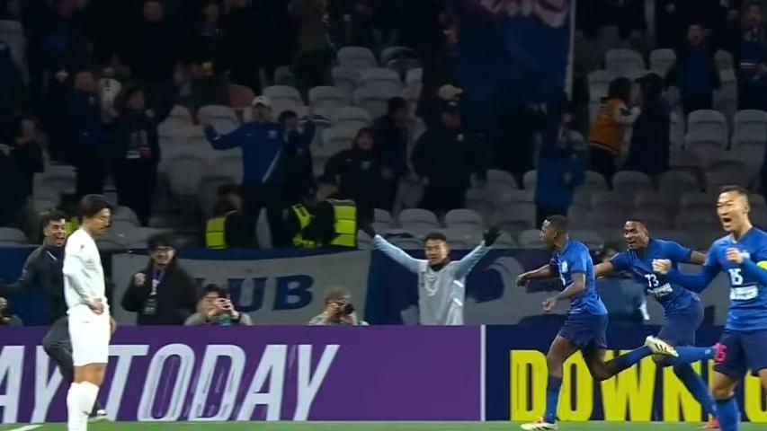 川崎中卫送乌龙大礼，申花主场1：0川崎，捍卫中超尊严！