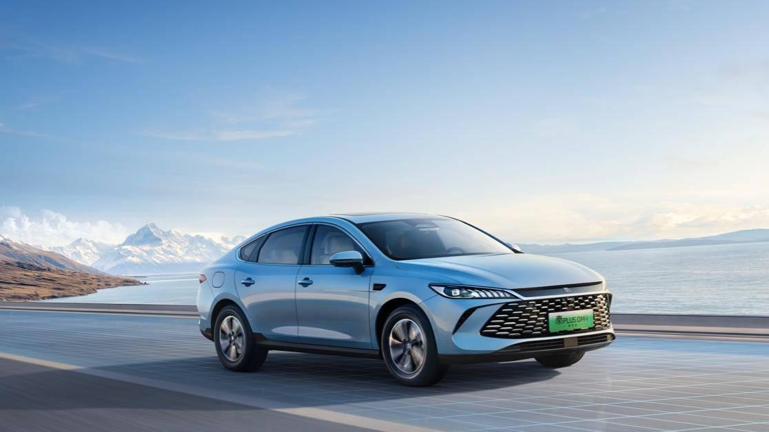 第二代秦PLUS智驾版限时6.98万元起售，A轿性价比天花板