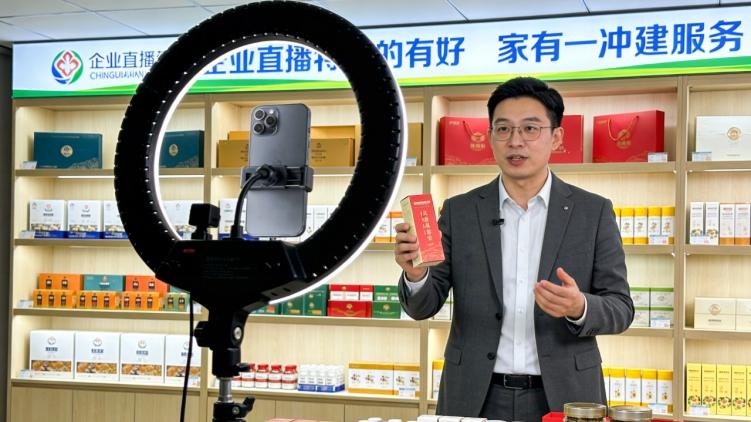 为什么测试时网速飞快，正式开播十分钟就卡成PPT