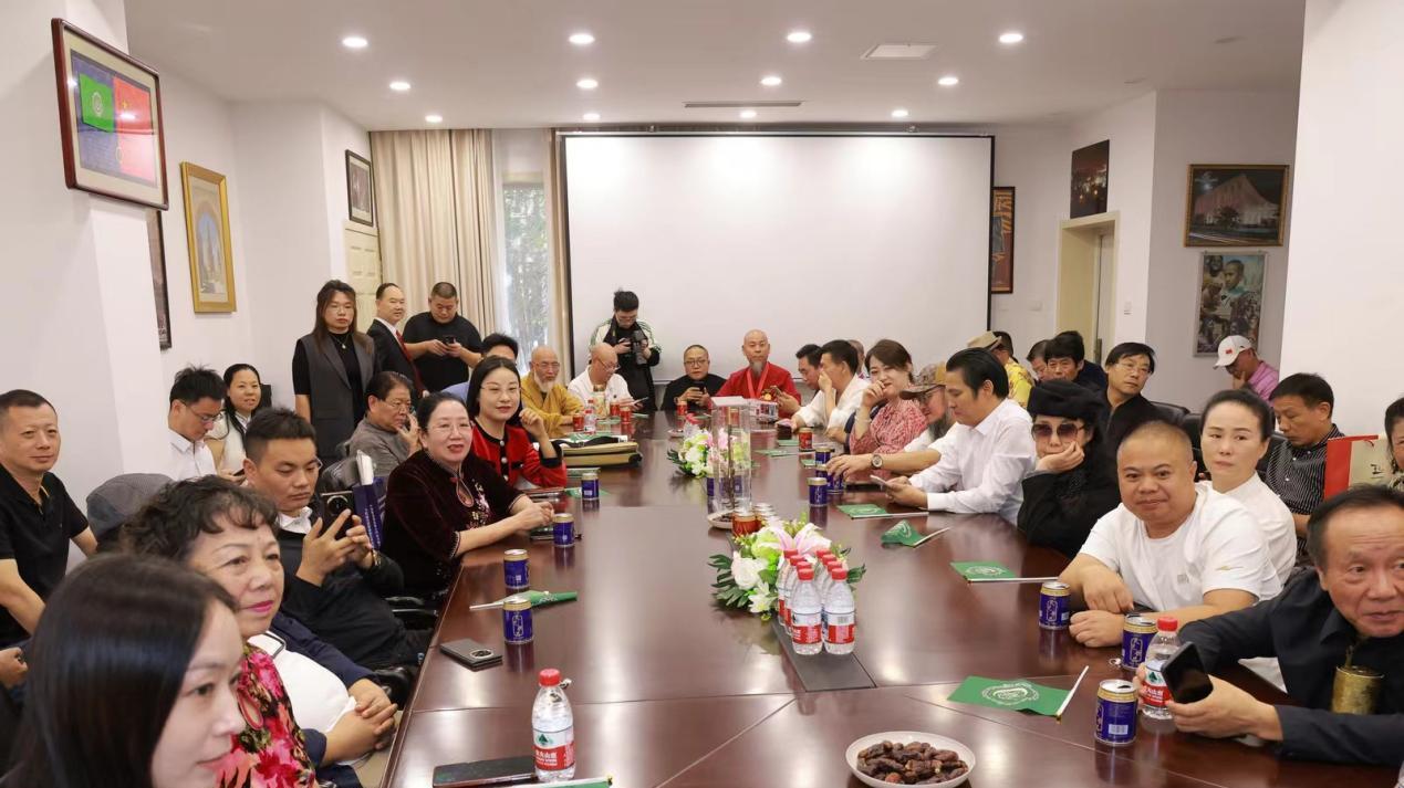 阿盟驻华大使授予鲍成有老师“阿中文化友好交流使者”荣誉称号