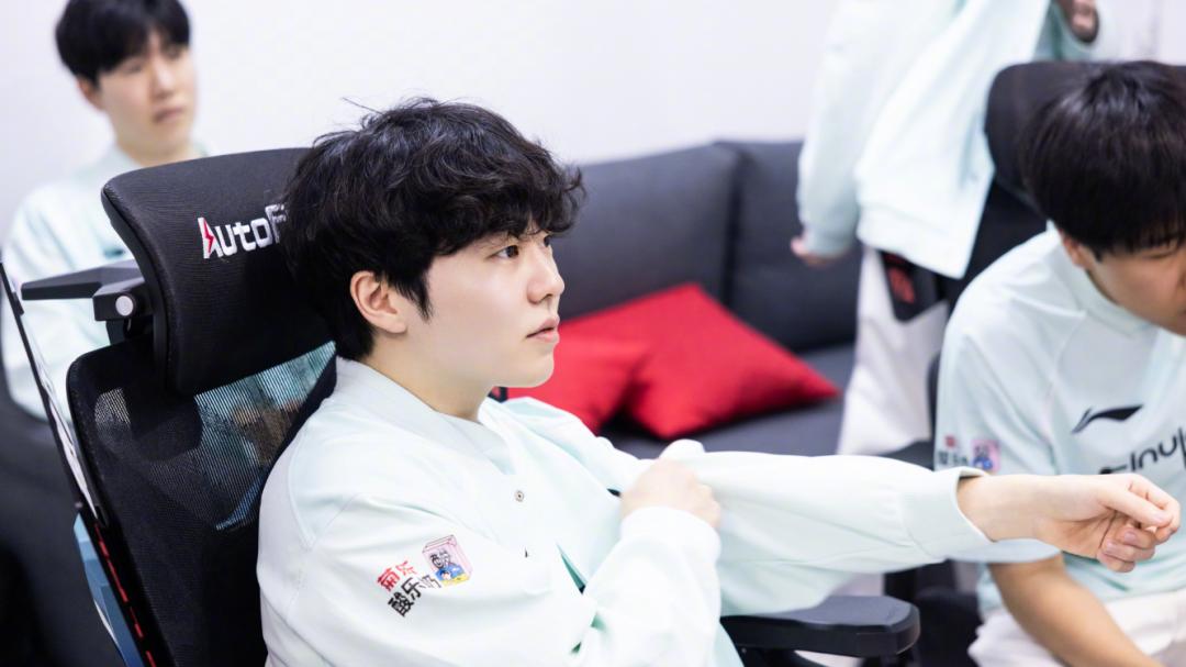 iG官宣TheShy休息，TheShy发文暗示退役，全神班仅一年就陨落