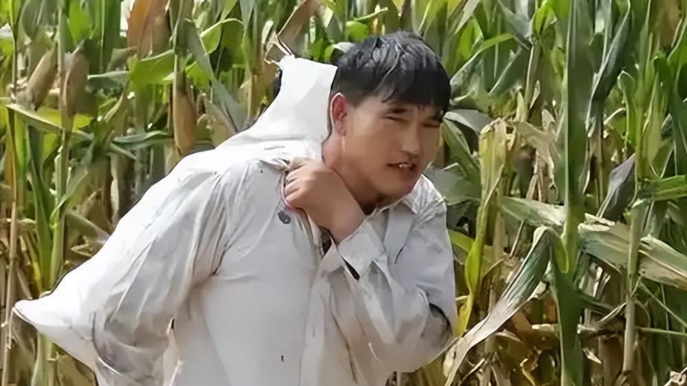 善恶到头终有报，54岁的农民歌手朱之文，如今已走上了新的道路