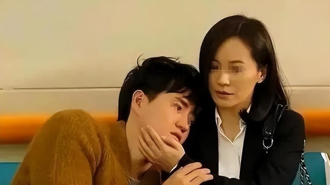 供男友考公后他娶了领导女儿，三年后我遇见他卖煎饼