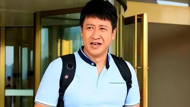 国家一级演员张国强，因穷被前妻抛弃，后娶郭京飞旧爱开始新生活