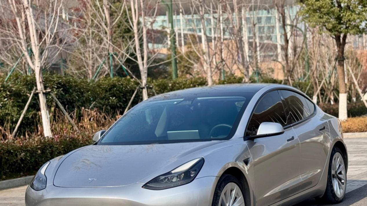 21款特斯拉Model3，6.7万公里，纯电出行新选择