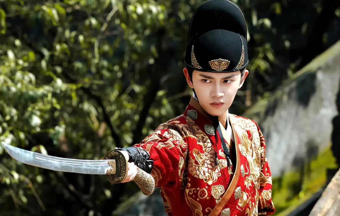 任嘉伦谭松韵《锦衣之下》，没有金手指没有美强惨，纯爱却迷人