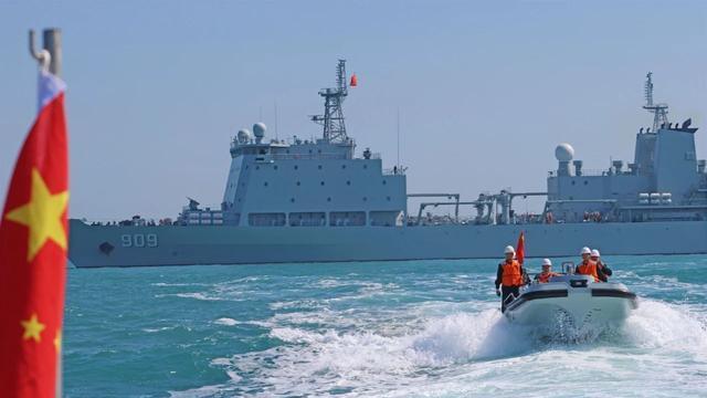 突发！美侦察机逼近汕头，不惧歼10C击落阵风, 笃定中方不敢动手？