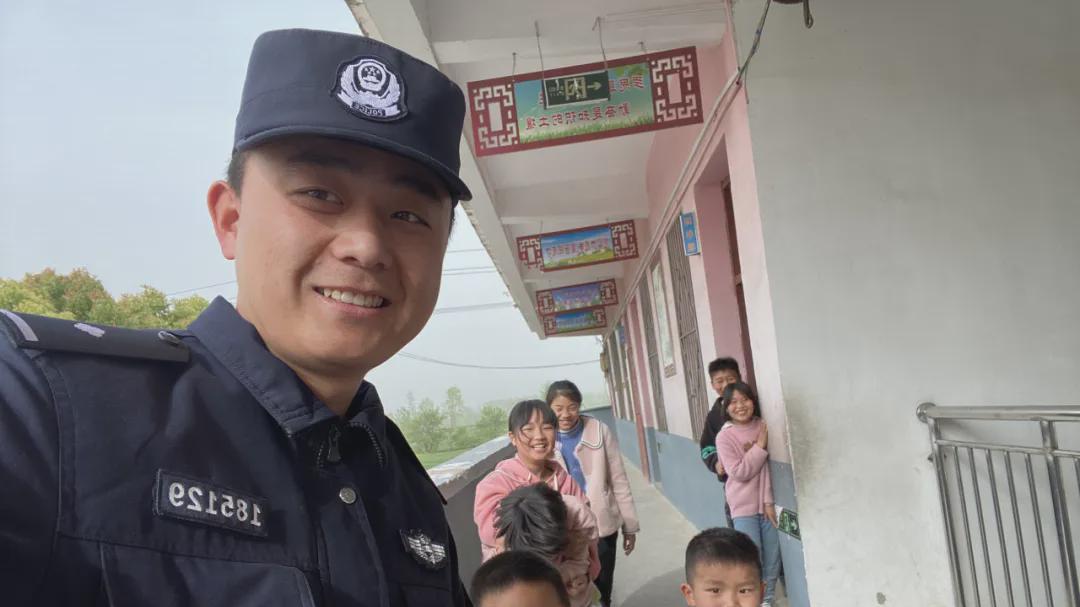 淮滨县公安局社区民警乔仕强：把“为民”刻在社区每一寸土地