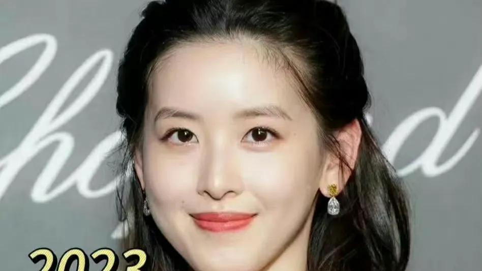 章泽天，终究败给现实，31岁的她眼里没光，瘦成银角大王