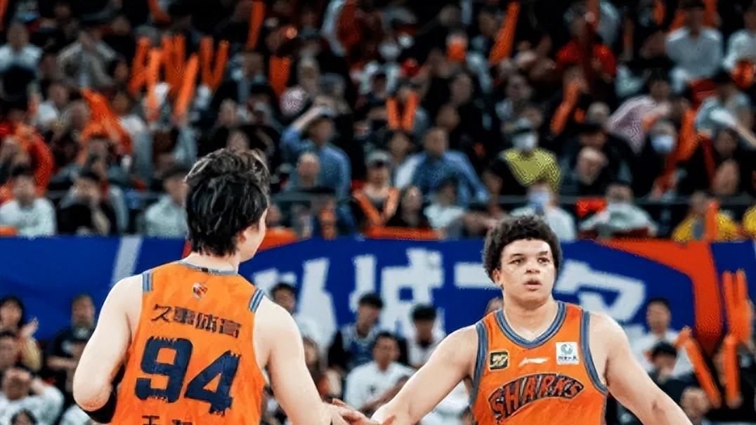 上海112-89战胜南京，来看发布会卢伟和洛夫顿说了啥？