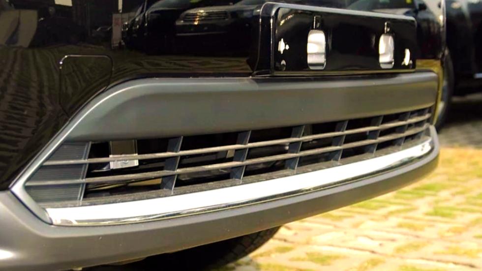 家用车保险杠是塑料的，为何豪车也用塑料？原因没你想的那么简单