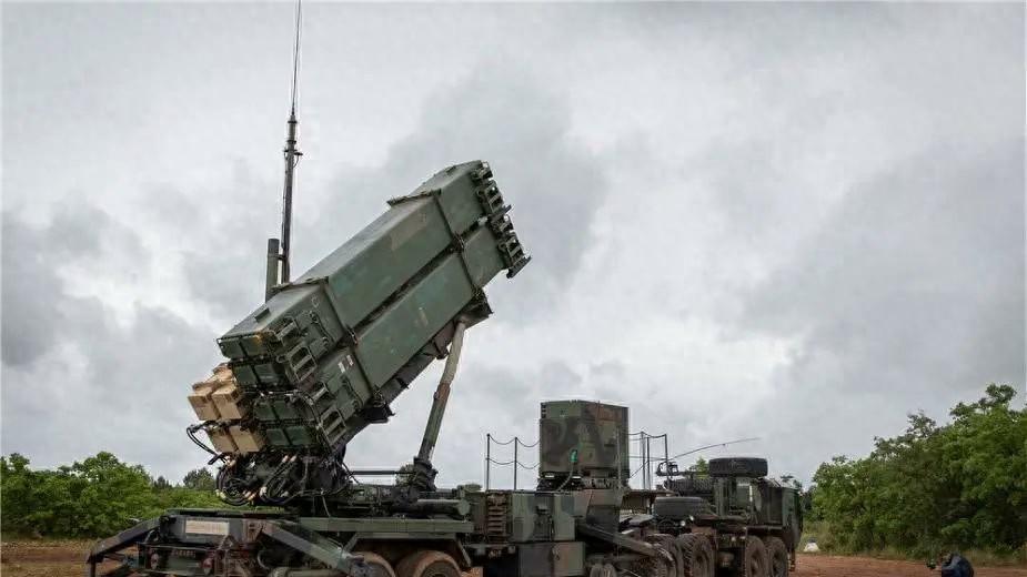 ​泽连斯基的天价军火梦：十套爱国者背后的算计与无奈