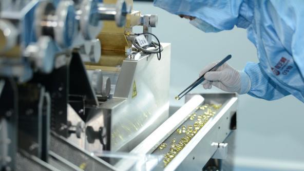 杰和 DN84 AI边缘计算盒：  工业质检的“精准快”引擎