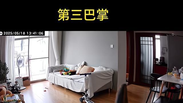 2岁幼童因尿尿被奶奶暴打后续：监控曝光，母亲崩溃连夜回家赶人