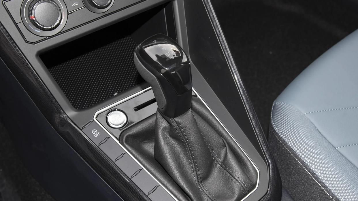 这款合资轿车限时价6.98万起，动力总成终身质保，稳定可靠油耗低