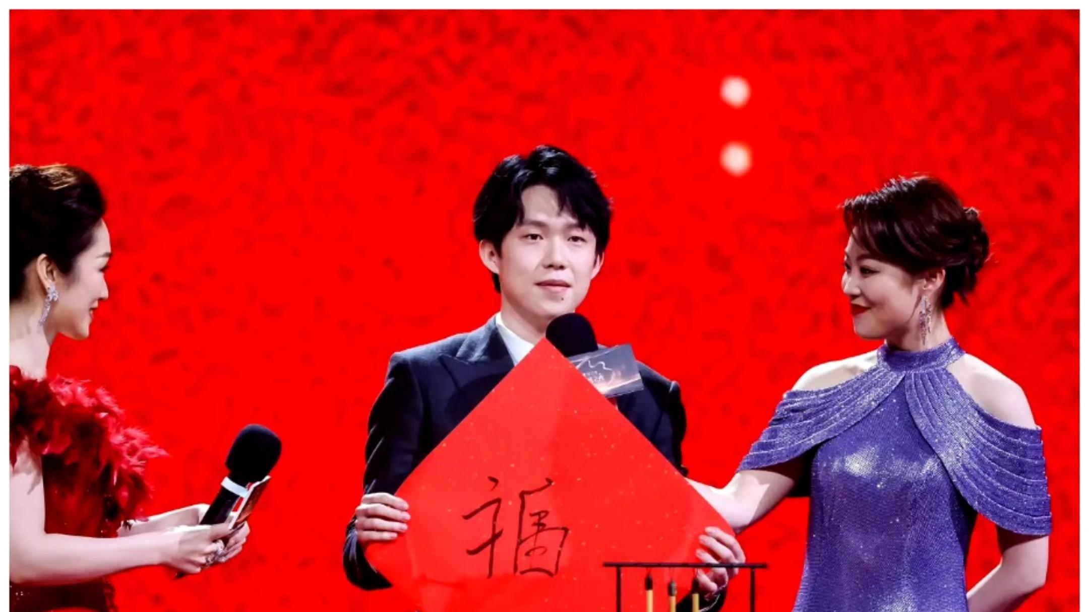 王楚钦，微博之夜爆红！体育圈新星闪耀娱乐圈？