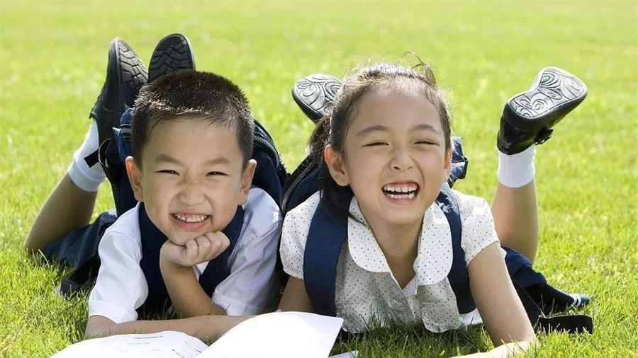 “没有妈妈” 的孩子被欺负，面对欺凌，请教会孩子这么做
