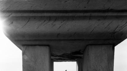 故宫梁柱上一道无名刻痕，揭开康熙晚年最隐秘的宫廷暗斗