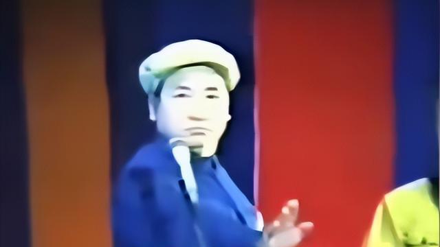 75岁姜昆现身洛杉矶品日料！妻子老态引唏嘘，亲切合照却遭怒批