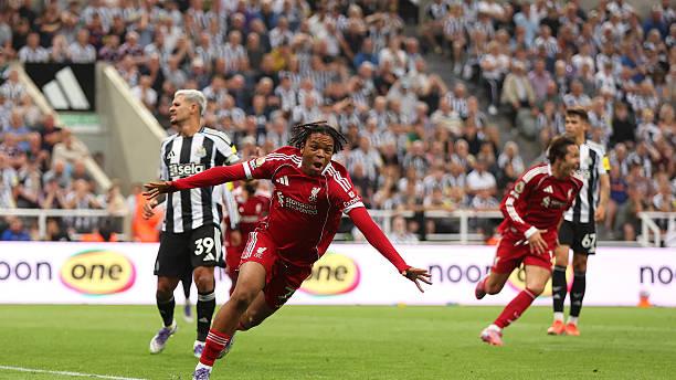 利物浦17岁小将补时绝杀 客场3-2纽卡斯尔 伊萨克之战的讽刺