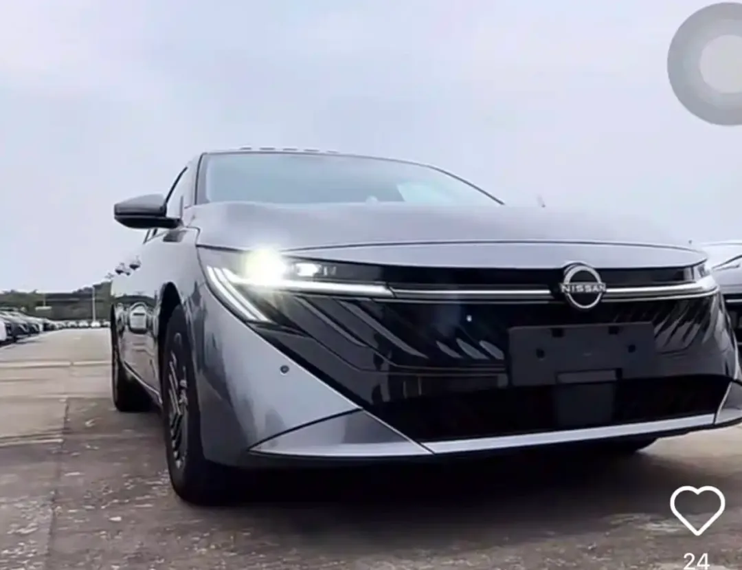 轴距加长，全新设计 新款日产轩逸实车图流出