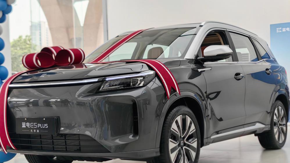 赛力斯：真插混大7座SUV，续航1400km，综合优惠后7.98万