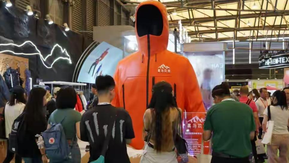 年轻人迷上玩户外，涌入唯品会买折扣大牌装备