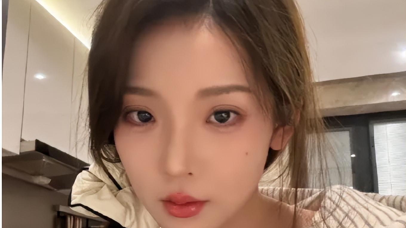 胡玫版林黛玉整容，曾被全网骂难看，如今变成网红脸又遭群嘲