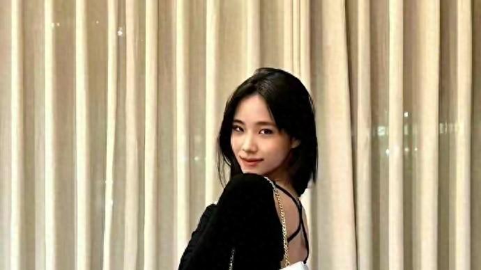 小S二女儿Lily疯狂接代言！真人照曝光，天生就是吃这碗饭的！