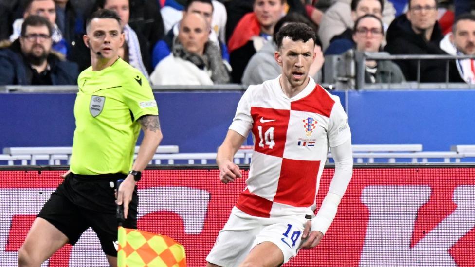 携手英法出线！克罗地亚3-1逆转锁定小组第1，莫德里奇五战世界杯