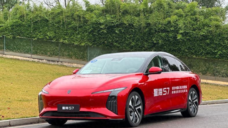 12万级C级车，轴距2915mm，续航555km，星海S7怎么样？