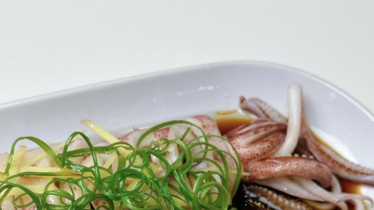 「葱油鱿鱼杂粮饭」！减脂期快乐餐，吃完腰都细了