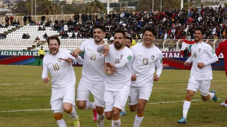 世预赛生死对决：伊拉克主场锁胜局，阿联酋伤病潮下难破铁壁