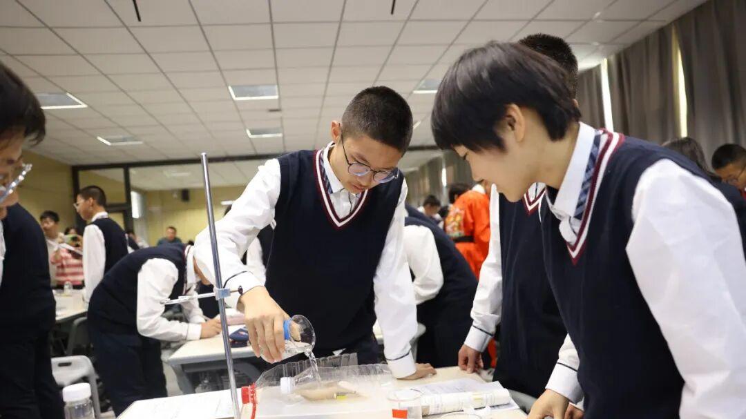 鄂尔多斯市第一中学伊金霍洛分校地理学科课改现场会圆满举行